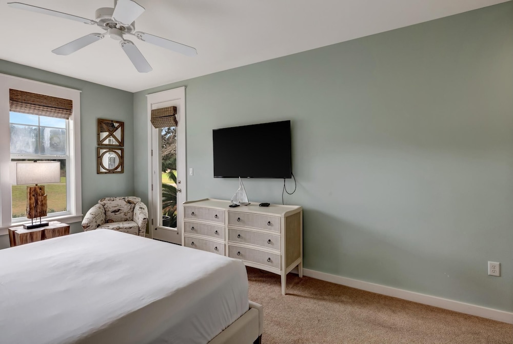 Enchanting 3BR/3BA Cottage with WrapAround Porch at Sandestin Resort