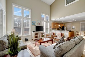 TV - Spacious 3BR/3BA Single Family Home at Sandestin Golf and Beach Resort! (Miramar Beach)