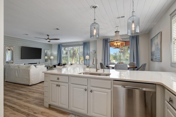 Interior - Turnberry Luxury • 3BR/2.5BA • Golf Cart • Free Pools and Kayaks at Sandestin Golf and Beach Resort! (Miramar Beach)