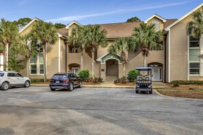 Exterior - Spacious 3BR/2BA Condo - Sleeps 8 (Miramar Beach)