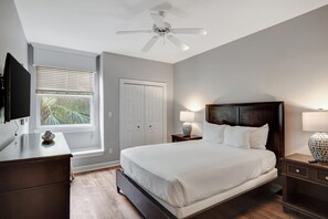 3 bedrooms, WiFi, bed sheets - Spacious 3BR/2BA Condo - Sleeps 8 (Miramar Beach)