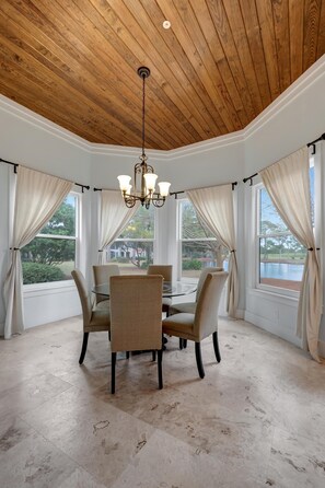 Dining - Tranquil 3BR/3.5BA Lakefront Retreat (Miramar Beach)
