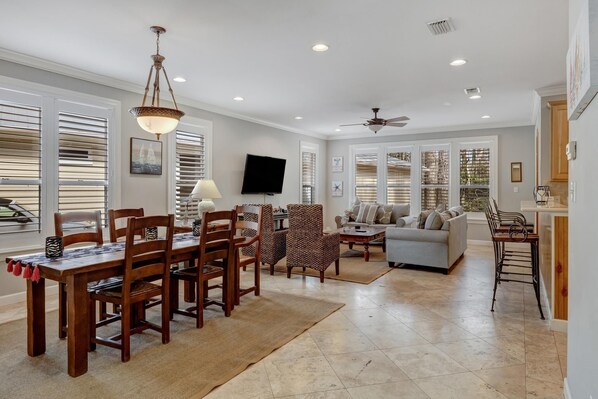 TV - Luxurious 4BR/3.5BA Lakeside Retreat w/ Golf Cart at Sandestin Golf and Beach Resort! (Miramar Beach)