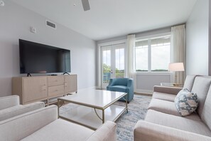 TV - Osprey Pointe \ Scenic Bayview Retreat with Luxurious Amenities \ at Sandestin Golf and Beach Resort! (Miramar Beach)