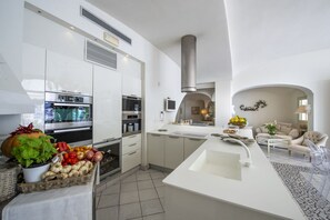 Private kitchen - MyExclusiveItaly - Villa in Positano with luxury spa & amazing view (Positano)