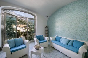 电视、壁炉、电子游戏、书