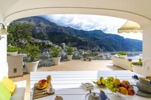 Outdoor dining - MyExclusiveItaly - Villa in Positano with luxury spa & amazing view (Positano)