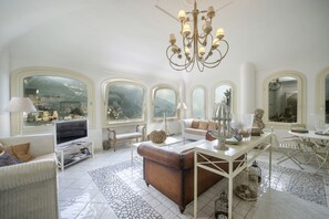 TV, fireplace, video games, books - MyExclusiveItaly - Villa in Positano with luxury spa & amazing view (Positano)