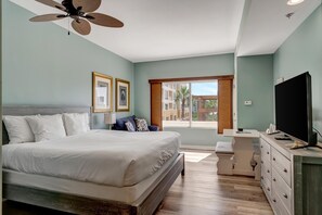 1 bedroom, internet, bed sheets - Beachside Studio Retreat: King Bed, Quick Beach & Pool Access at Sandestin Golf and Beach Resort! (Miramar Beach)