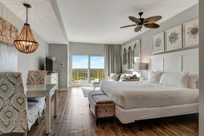 1 bedroom, WiFi, bed sheets - King Bed, Queen Sleeper Sofa: Sleeps 4 with Stunning Views at Sandestin Golf and Beach Resort! (Miramar Beach)