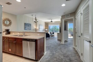 Interior - 2nd Floor Luau Tower 2 Oasis - A Cozy One Bedroom Retreat with Spectacular Views at Sandestin Golf and Beach Resort! (Miramar Beach)