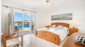 6 bedrooms, iron/ironing board, travel cot, free WiFi