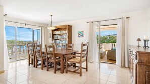 Interior - Villa Alma del Mar - Exceptional Villa with Marina Views & Pool (Minorca)