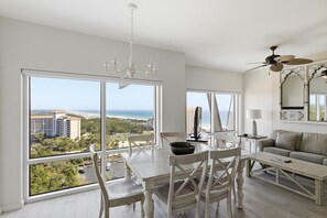 Dining - Charming 1BR Hideaway in Sandestin: Beach Access, Pool Views, Tiki Bar & Resort Extras (Miramar Beach)