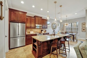 Fridge, microwave, oven, stovetop - Stylish 4BD/4BA Sandestin Escape - Sleeps 10 (Miramar Beach)