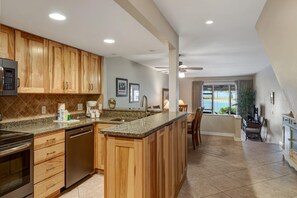 Fridge, microwave, oven, stovetop - Tranquil 2-Bedroom Townhome: Ideal for 4 Guests at Sandestin Golf and Beach Resort (Miramar Beach)