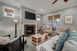 TV, fireplace