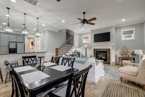 Dining - 3BR/3.5BA w/ Fireplace, Golf Cart, & Resort Perks (Miramar Beach)