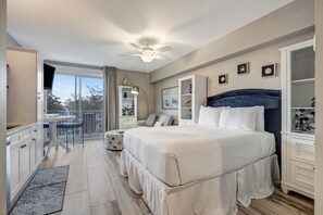 1 bedroom, WiFi, bed sheets - Cozy Studio in The Grand Sandestin: Sleeps 4 at Sandestin Golf and Beach Resort! (Miramar Beach)