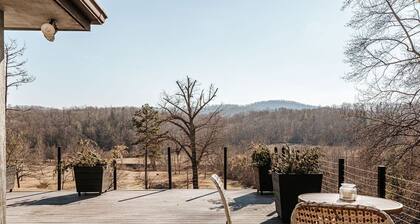 Mechum Hill Cottage: Central to Crozet & Cville
