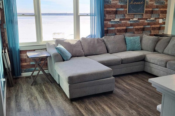 Smart TV, caminetto, lettore DVD