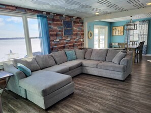 Smart TV, fireplace, DVD player