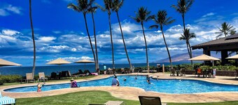 Ocean Front Property - Sandy Beach - Wailea - 2 Bed, 3 Bath - LAST MIN SPECIALS!