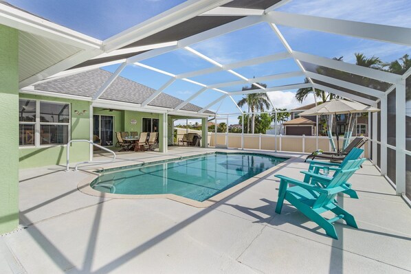 حمّام سباحة مُدفَّأ