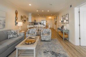 Een smart-tv en een open haard