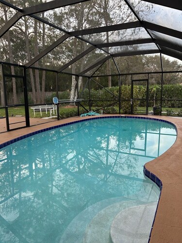 Comfy House with Pool Near Polo Club in Wellington