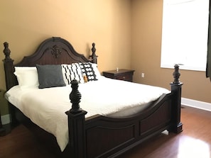 1 chambre, fer et planche Ă repasser, Wi-Fi gratuit, draps fournis