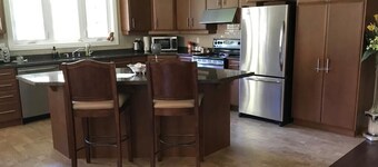 Comfy Spacious Bunglow with own entrance