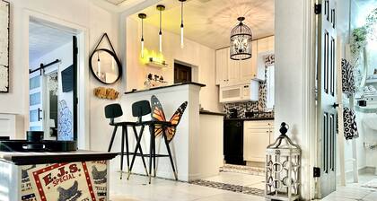 Steps to Restaurants & Main Street. Pet friendly