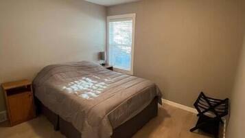 3 bedrooms, iron/ironing board, travel crib, free WiFi