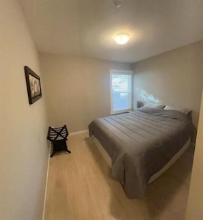 3 bedrooms, iron/ironing board, travel cot, free WiFi - Fully accessible 3 bed 2 bath entire suite! (Penticton)
