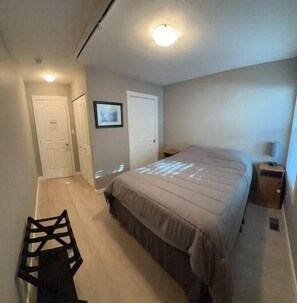 3 bedrooms, iron/ironing board, travel crib, free WiFi