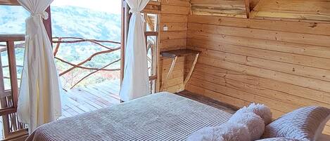 Comfort-bústaður - 2 tvíbreið rúm - heitur pottur - fjallasýn | Rúmföt af bestu gerð, dúnsængur, míníbar, sérhannaðar innréttingar