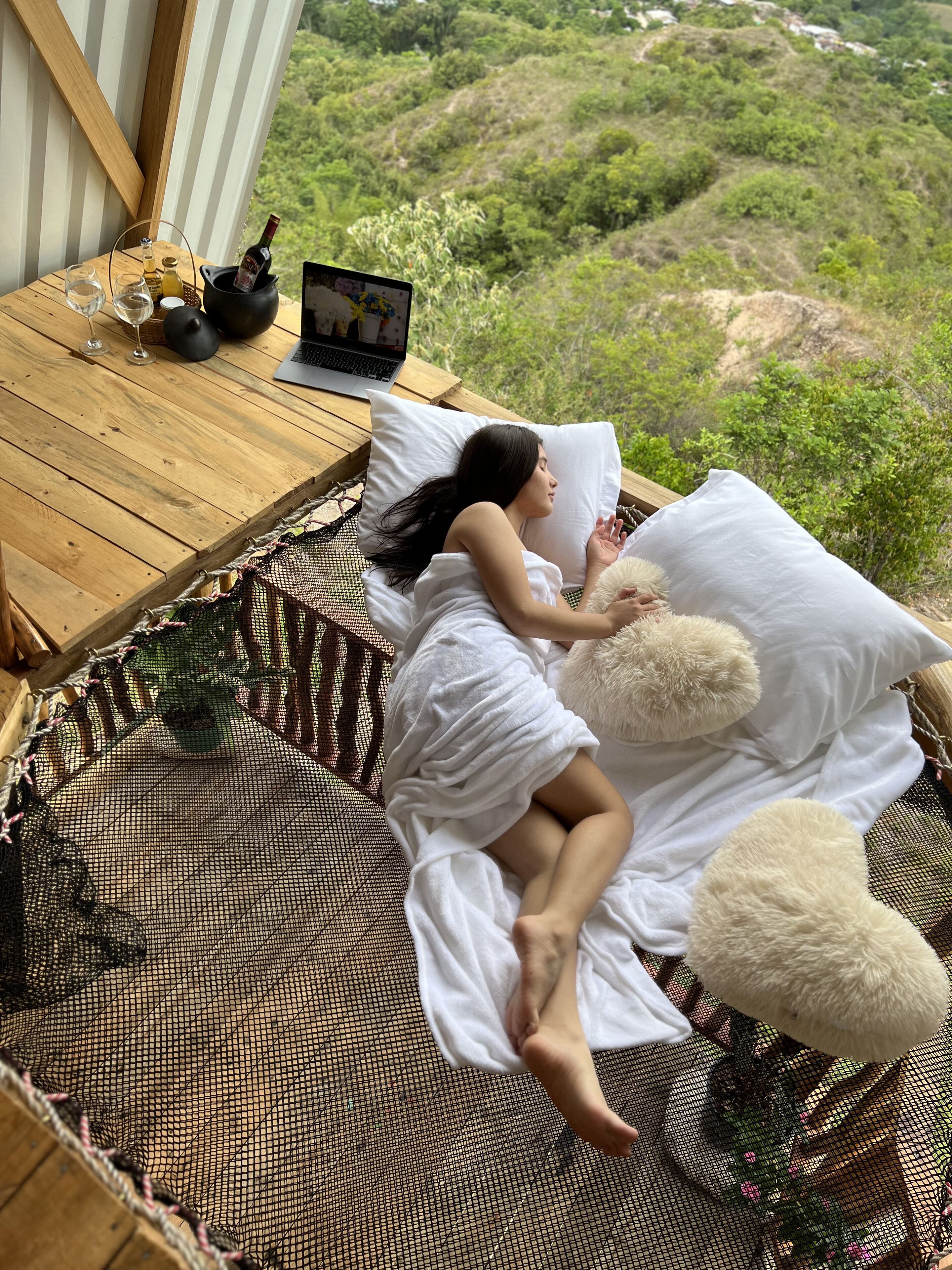 Cabaña familiar, 2 habitaciones, acceso a la alberca, vista a la montaña | Área de sala de estar