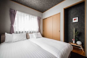 4 bedrooms, desk, blackout drapes, iron/ironing board - THE CITYSCAPE (Sapporo)