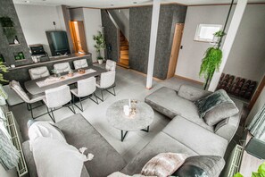 Flat-screen TV - THE CITYSCAPE (Sapporo)