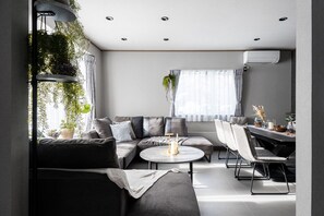 Flat-screen TV - THE CITYSCAPE (Sapporo)