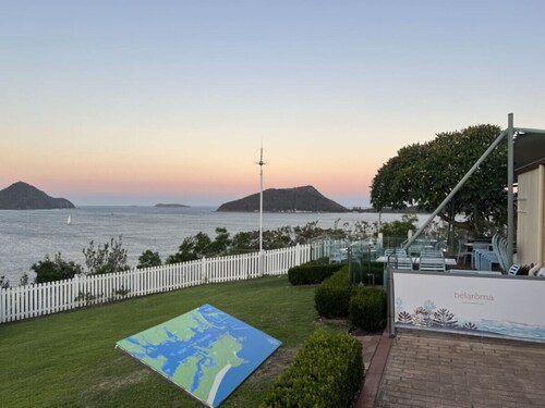 2Bays Studio- walk to beach