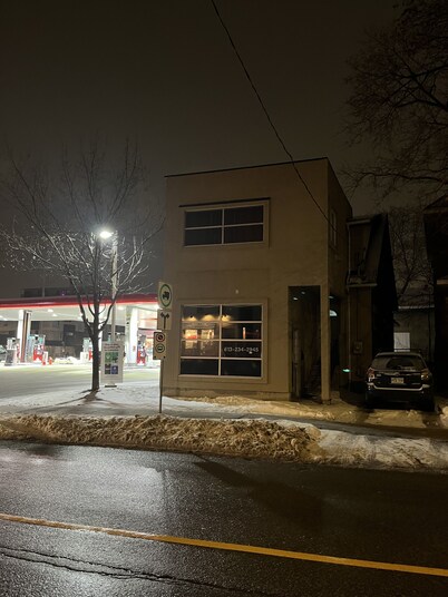 Hostel Gladstone Ottawa Ontario rooms availability confortable near parliament.