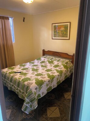 3 Schlafzimmer, Schreibtisch, Bügeleisen/Bügelbrett, WLAN