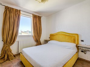 1 bedroom, iron/ironing board, WiFi - Santa Cecilia View by Interhome (Rome: Historical City Center)