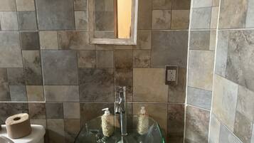 Toallas, papel higiénico