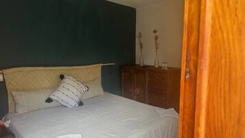 12 habitaciones, wifi y ropa de cama