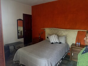 12 habitaciones, wifi y ropa de cama 