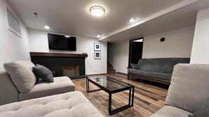 Unclassified image, 2 of 27, button - Beautiful Golf Course Home • CDA Nest (Coeur d'Alene)