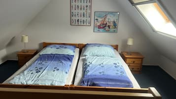 1 bedroom, WiFi (free), bed sheets